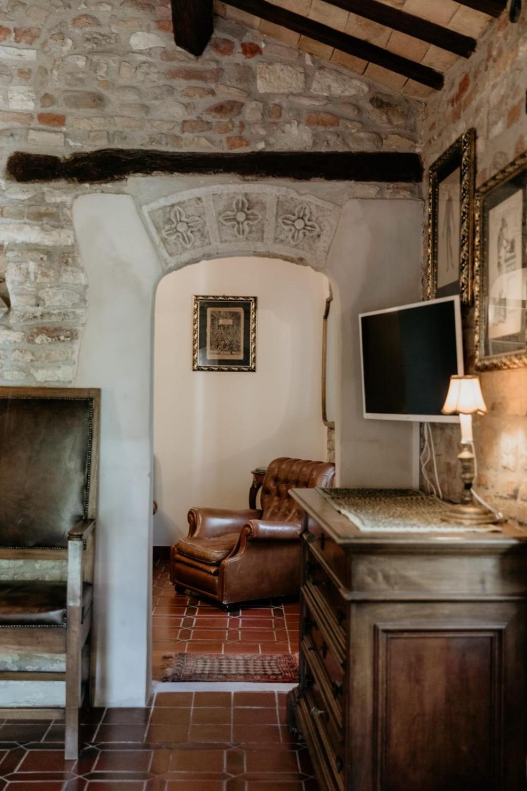 Hotel Convento Di San Martino In Crocicchio Urbino Habitación foto